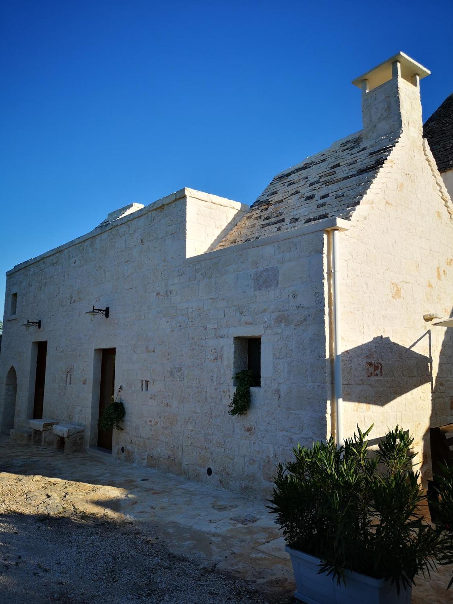 منزل الضيف تْشيستيرنِنو  في Trulli Stett الغرفة الصورة